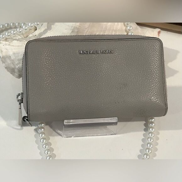 Michael Kors Gray Pebble Leather Zip-Around Wallet Clutch Classic - Picture 2 of 7